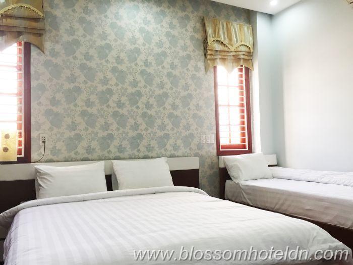 Blossom July Hotel Da Nang Bagian luar foto