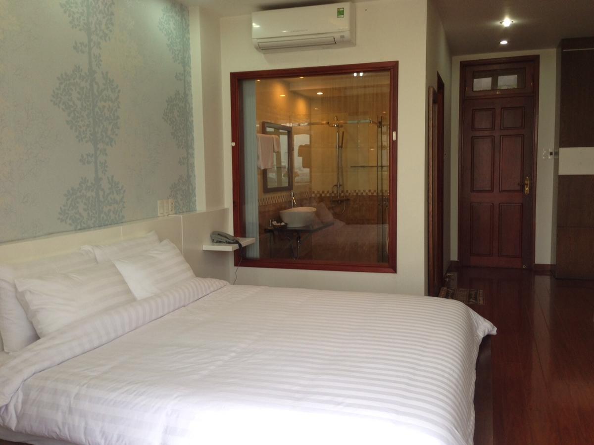 Blossom July Hotel Da Nang Bagian luar foto