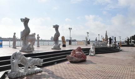 Blossom July Hotel Da Nang Bagian luar foto