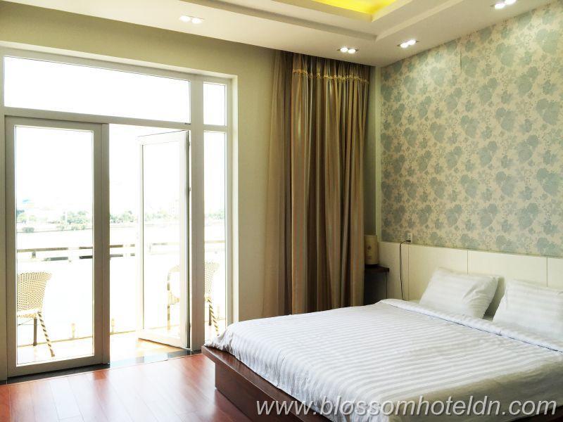 Blossom July Hotel Da Nang Bagian luar foto